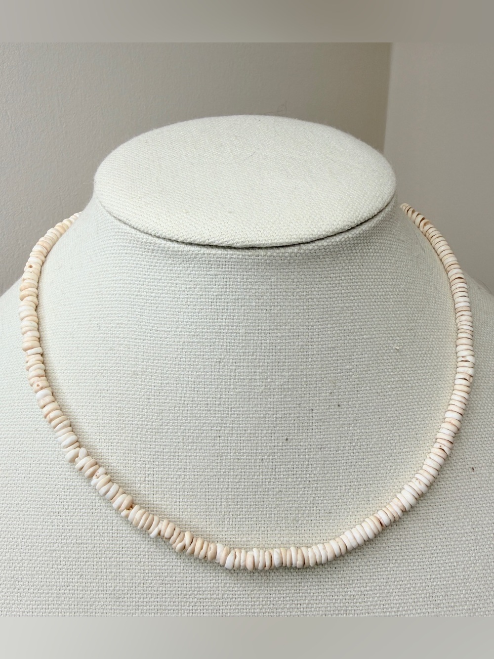 Vintage Y2K American Eagle AE Puka Shell Bead Necklace Surfer Beach Boho